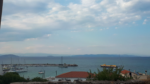 Ξενοδοχείο Ντίνα